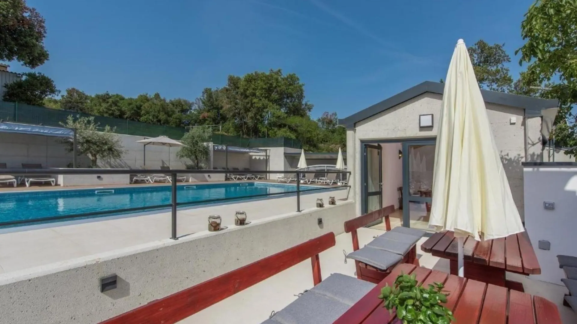 Apartment In Pjescana Uvala Mit Gemeinschaftspool Pula