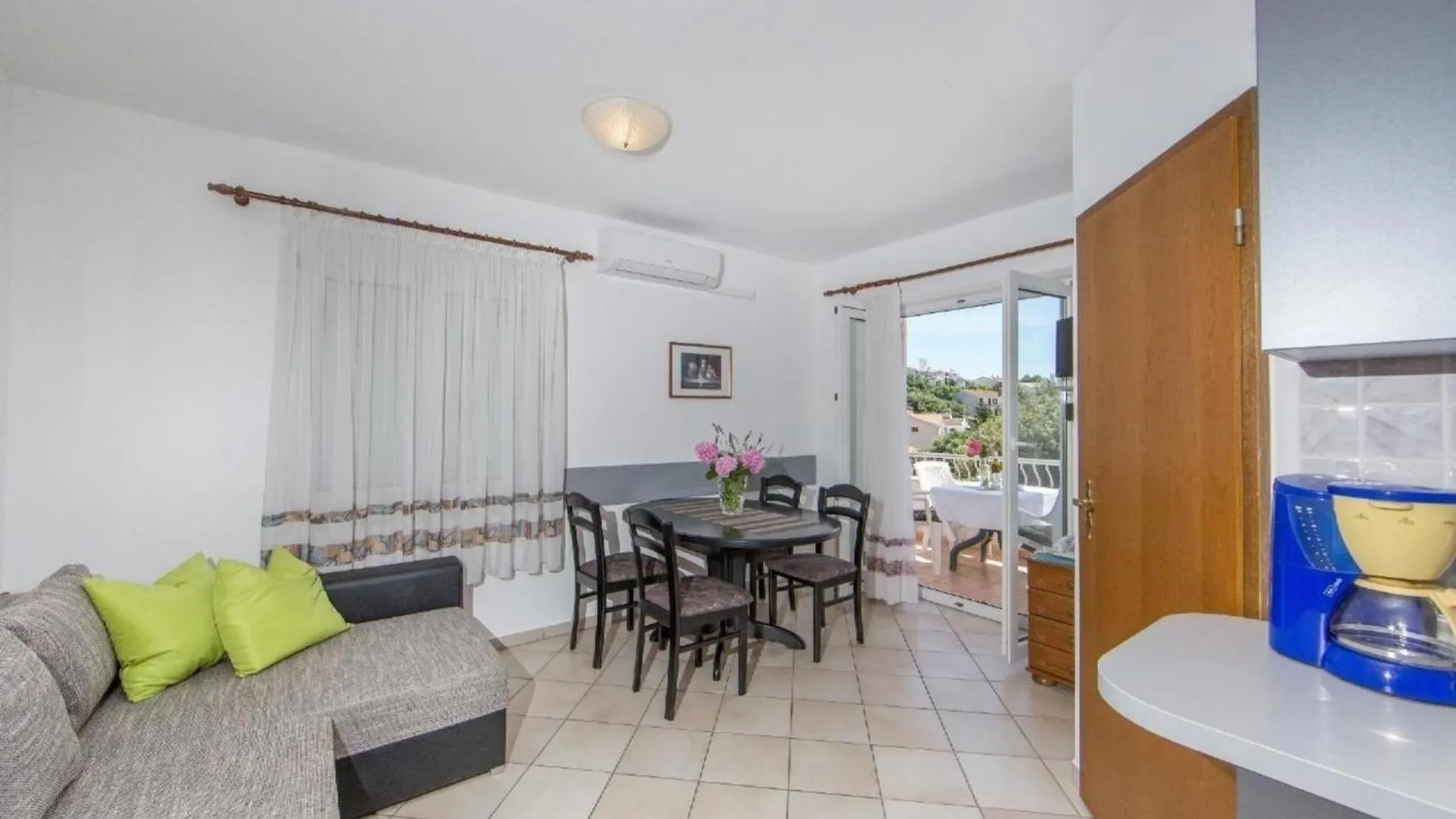 Apartment In Pjescana Uvala Mit Gemeinschaftspool PUY