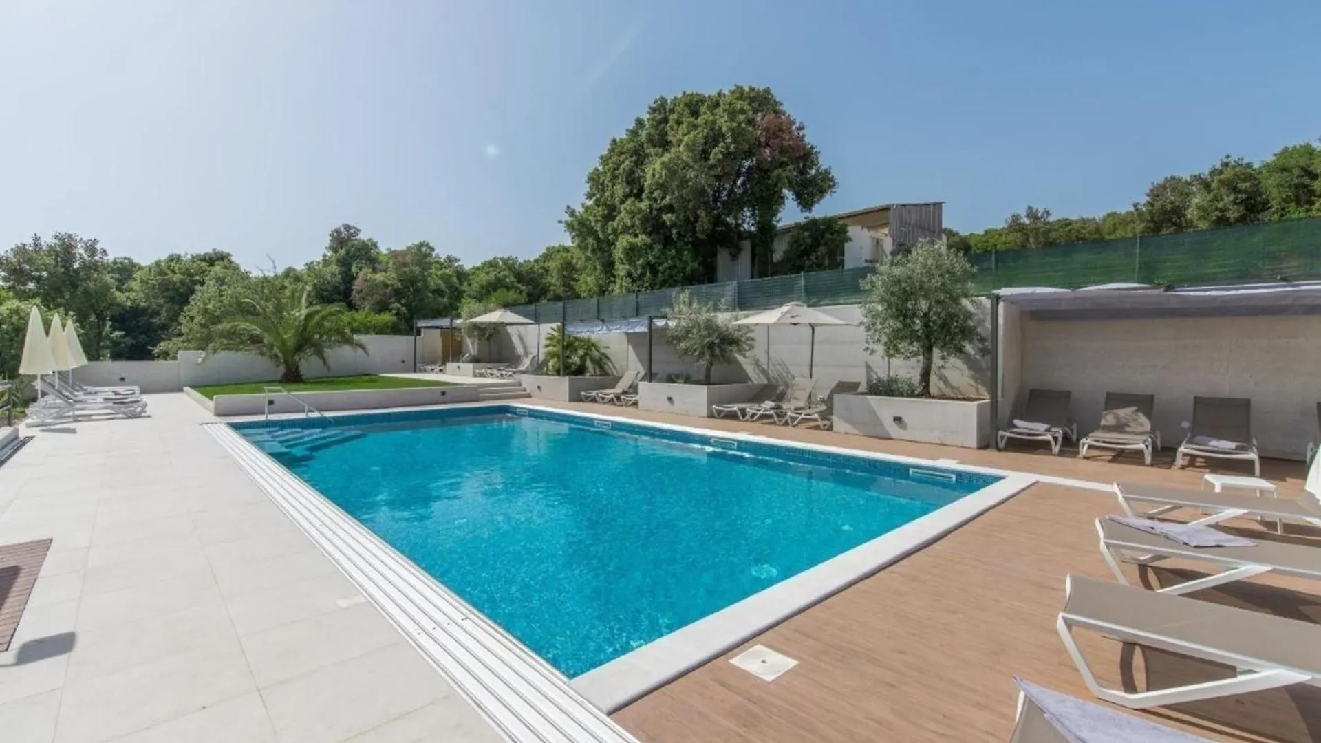 Apartment In Pjescana Uvala Mit Gemeinschaftspool PUY 크로아티아